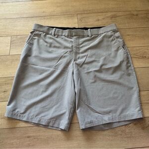 Nike Men's Light Gray Flat Front Shorts